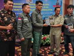 Dapat Pencerahan Buku Gratis dari Tokoh Pers Riau H Syafriadi, Lagu Ahmad Dhani Berdendang di Hati Para Peserta
