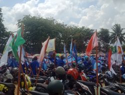 Konvoi Kendaraan Atribut Parpol, Warnai Parade Karnaval di Kota Toboali