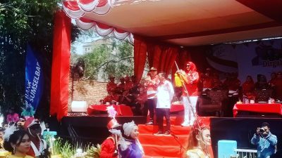 Hari ke Dua,Riza-Debby Bersama Masyarakat  Tumpah Ruah Saksikan Pawai Baris Berbaris HUT RI Ke-78