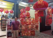 Pernak – Pernik Jelang Imlek 2024, Masih Sepi Pembeli di Toboali