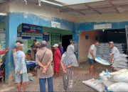 Jatah Berkurang ! Petani Rias Rela Antri Beli Pupuk Bersubsidi