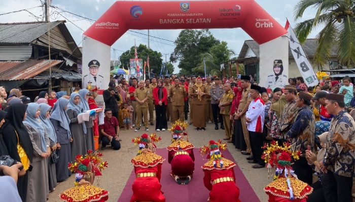 Antusias Warga Desa Nyelanding: Bupati Riza Herdavid Ajak Manfaatkan Program Aik Bakung