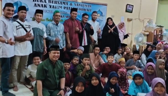 Wartawan PJS Bangka Selatan Berbagi Kebahagiaan dengan 50 Anak Yatim Piatu