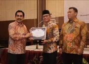 Pj Gubernur Babel Safrizal Zakaria Raih PJS Award 2024 atas Keterbukaan terhadap Pers