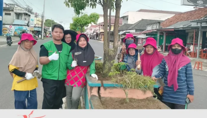 Tim Hijau DLH Basel, Bersihkan Taman Kota dan Evakuasi Sampah