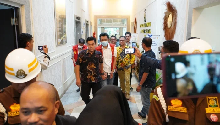 Kejati Sumsel: Penyerahan Tersangka Korupsi Tambang PT Andalas Bara Sejahtera