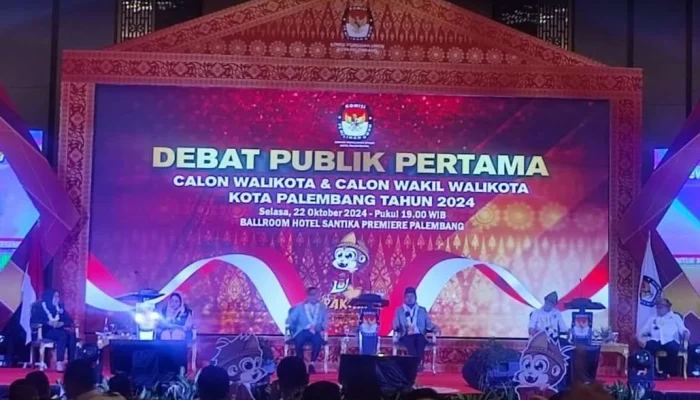 Debat Perdana Pilkada Palembang 2024: Tiga Paslon Saling Tebar Janji Manis