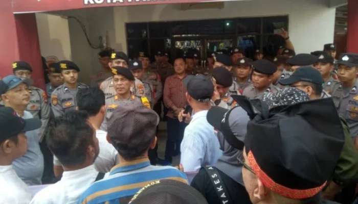 Ada Apa Gerangan? KPU Kota Pangkalpinang di Gerebek Massa