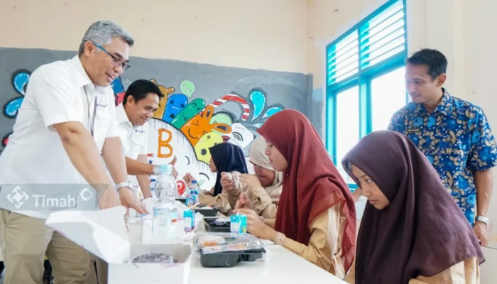 PT Timah Berbagi Kebahagiaan Melalui Program Makan Bergizi Bersama Siswa SLB