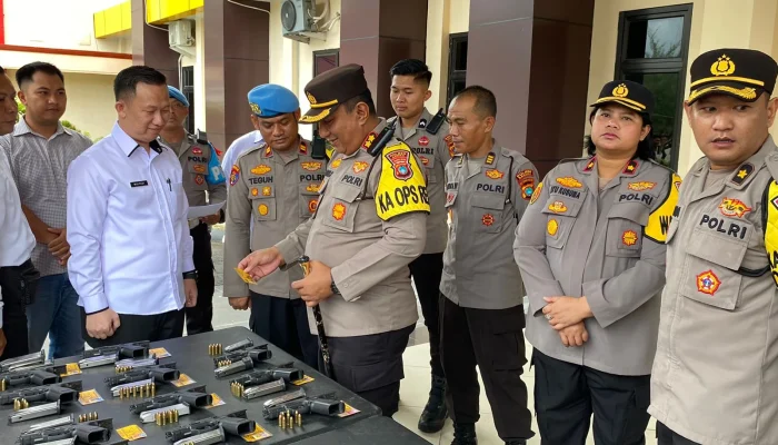 Kapolres Bangka Periksa Senpi Dinas, Pastikan Kondisi dan Administrasi Lengkap