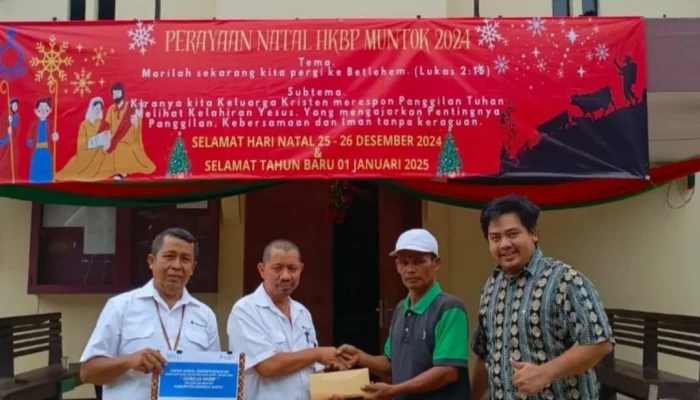 Jelang Perayaan Natal, PT Timah Salurkan Bantuan ke Dua Gereja di Sekitar Tambang