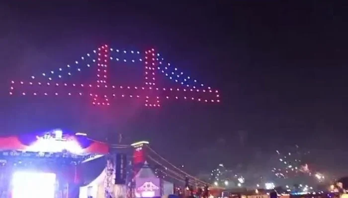 PALEMBANG BERSINAR: Pertunjukan Drone Spektakuler di Malam Tahun Baru 2025