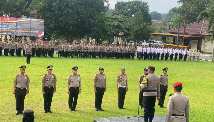 Polres Bangka Gelar Upacara Kenaikan Pangkat: 50 Personel Naik Pangkat
