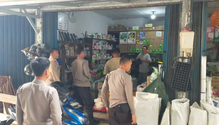 Sat Binmas Polres Bangka Edukasi Pedagang Pasar Bawah Sungailiat Soal Kamtibmas