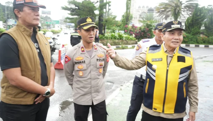 Libur Keagamaan, Puncak Dibanjiri 1 Juta Wisatawan