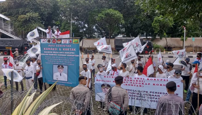 Ratusan Massa Geruduk KPK! Aktivis Desak Usut Dugaan Mega Korupsi Bupati Melawi
