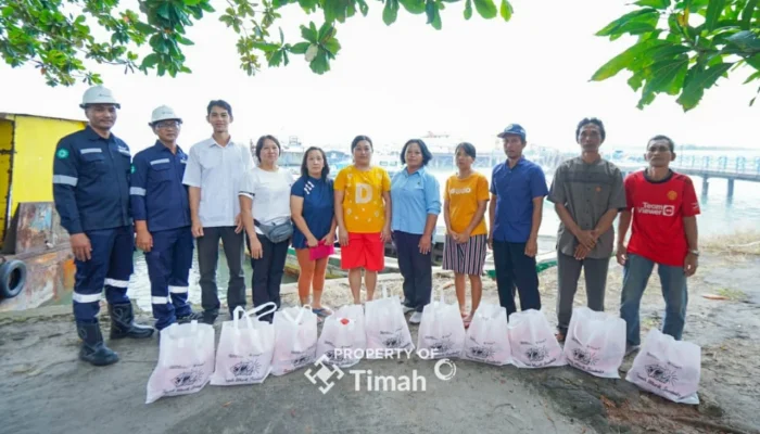 PT Timah Peduli, Salurkan Bantuan Sembako untuk Warga Terdampak Tanggul Jebol