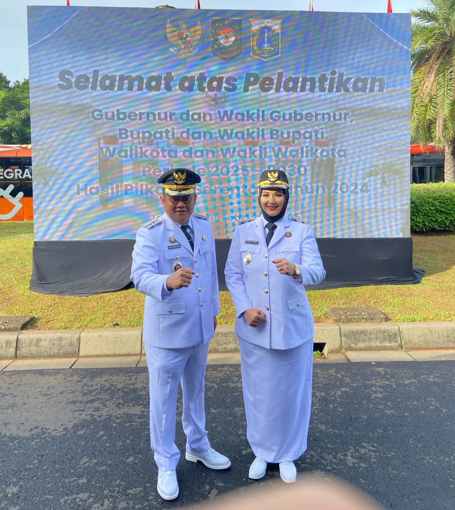 Caption: Foto: Riza Herdavid dan Debby Vita Dewi usai dilantik sebagai Bupati dan Wakil Bupati Bangka Selatan di Istana Merdeka (20/2/25).