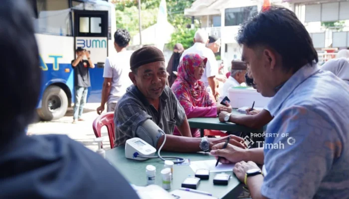 PT Timah Hadirkan Mobil Sehat, Warga Tanjung Ketapang Antusias