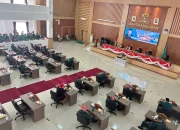 Rapat Paripurna DPRD Bangka Selatan: Wabup Debby Tekankan Kebersamaan Bangun Daerah