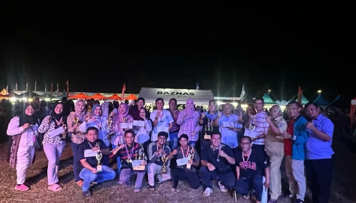 Wabup Debby Serahkan Hadiah Kejuaraan KORPRI dan Lomba Tradisional HUT Basel