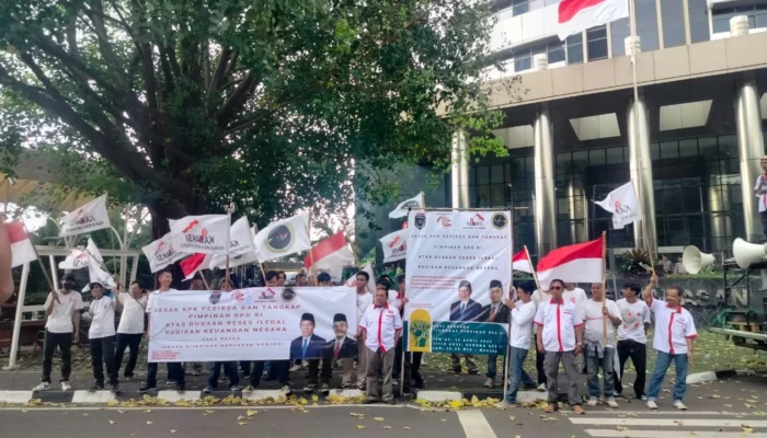 Gabungan Aktivis Geruduk KPK, Desak Tangkap Pimpinan DPD RI soal Reses Ilegal