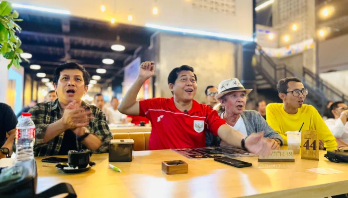 Basit Cinda Meriahkan Nobar Bola Bersama Mania Sepakbola Pangkalpinang