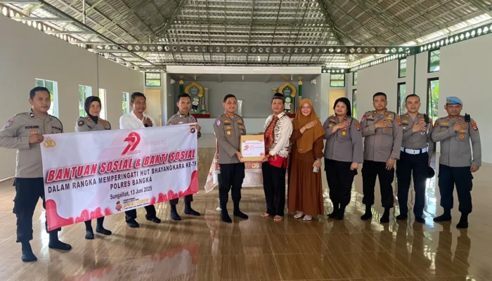 Polres Bangka Salurkan Bansos di 5 Titik Sambut HUT Bhayangkara ke-79