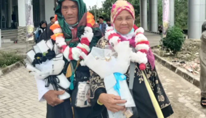 Jemaah Haji Tanjung Ketapang Toboali Tiba dengan Selamat, Disambut Haru Keluarga