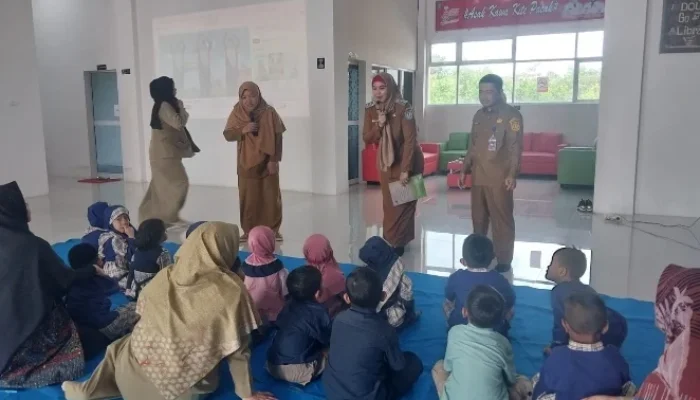 Wabup Debby Dukung Penuh Praktik Membaca Nyaring di Perpustakaan Daerah Basel