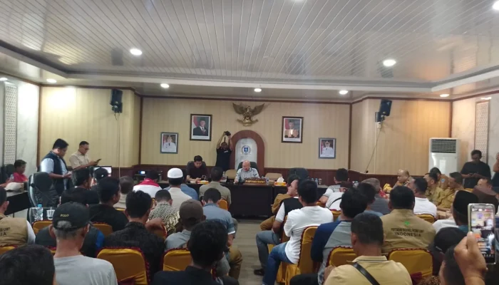 Ratusan Warga Desa di Basel Hadiri RDP DPRD Babel, Sampaikan Penolakan Konsesi HTI dan PT HLR