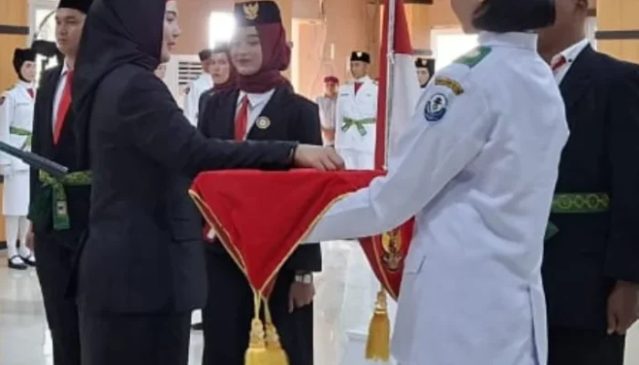 Wabup Debby Kukuhkan 30 Paskibra Pelajar Se – Bangka Selatan 2025