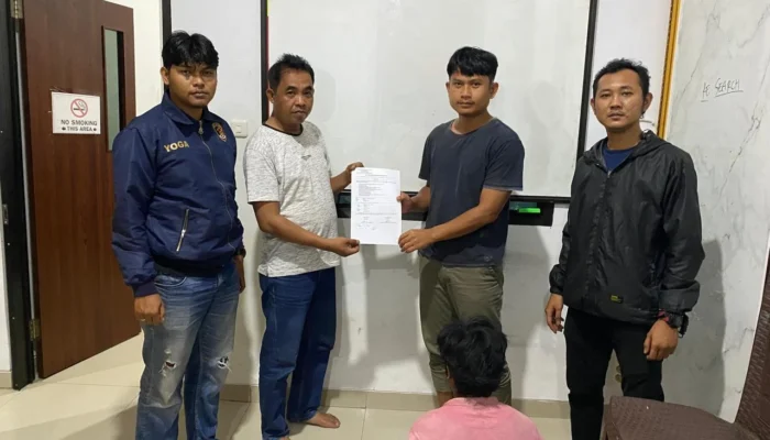 Gara-Gara Lem Aibon, Pemuda Pagarawan Hantam Tetangga Pakai Batu