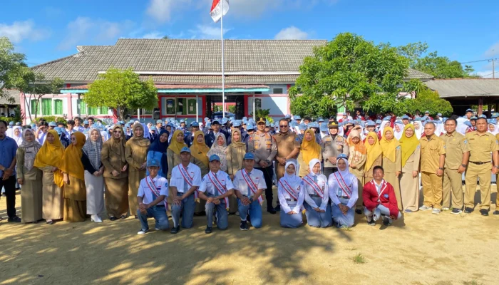 PJU Polres Bangka Barat Serentak Jadi Pembina Upacara di Seluruh SMA/SMK se-Kabupaten Bangka Barat