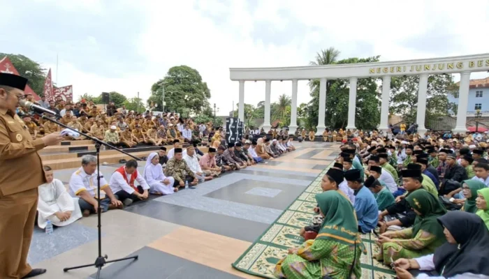 Doa Bersama di Simpang 5 Toboali, Bupati Riza Herdavid Tegaskan Pentingnya Persatuan