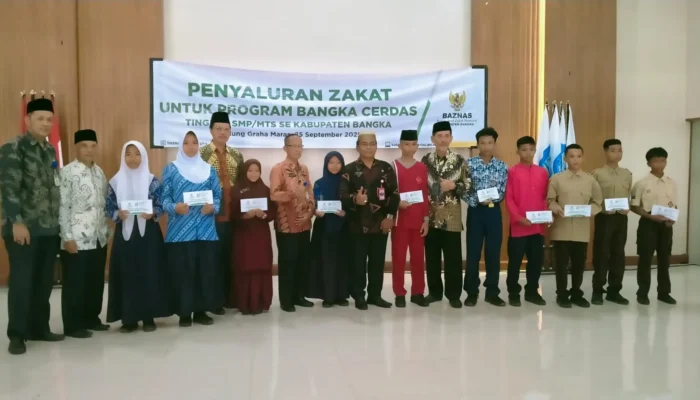 BAZNAS Bangka Salurkan Zakat Program Bangka Cerdas untuk 300 Siswa Kurang Mampu