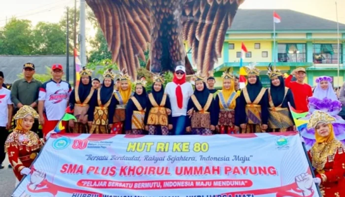 Wabup Debby Vita Dewi Apresiasi Semangat Pawai HUT ke-80 RI di Payung