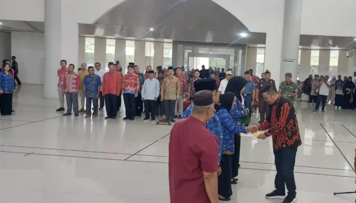 Bupati Riza Herdavid Lantik 1 PNS dan 84 PPPK Tahap II di Basel