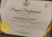 Bupati Bangka Selatan Riza Herdavid Raih BAZNAS Awards 2025