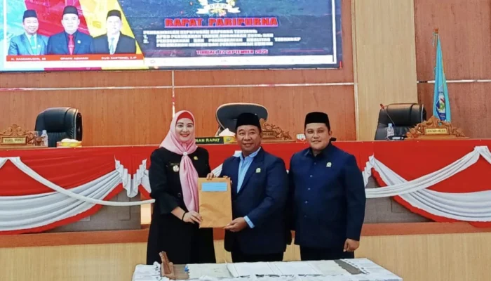 Wabup Debby Hadiri Paripurna DPRD Basel, Bahas APBD Perubahan dan Pencegahan Permukiman Kumuh