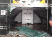 Oktober Kelabu: Kantor PT Timah Hancur, Suara Penambang Pecah Jadi Aksi Anarki