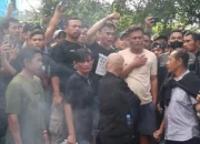 Orasi Lantang Batara Bergema di Tengah Ribuan Massa di PT Timah : Bangka Belitung Bukan Milik Korporasi