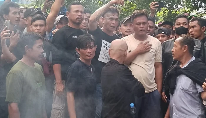 Orasi Lantang Batara Bergema di Tengah Ribuan Massa di PT Timah : Bangka Belitung Bukan Milik Korporasi