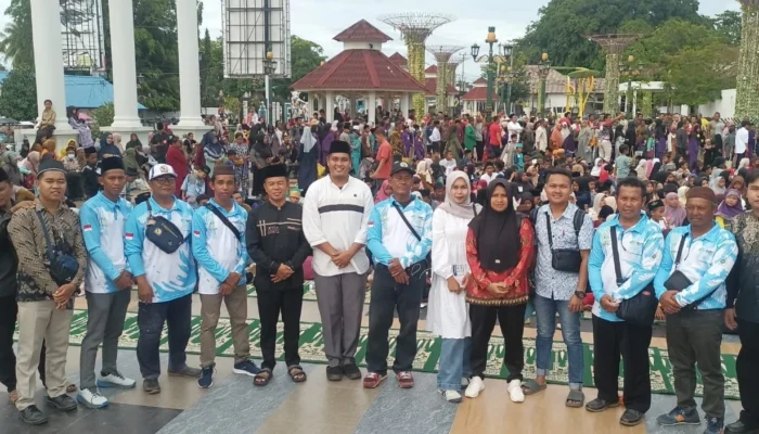 65 Anak Yatim Kelurahan Teladan Rasakan Kebahagiaan di Acara 1000 Senyuman Bersama Riza dan Debby