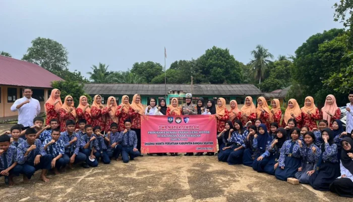 Kasat Lantas Polres Basel Edukasi Siswa SMP PGRI Toboali Tentang Bahaya Geng Motor