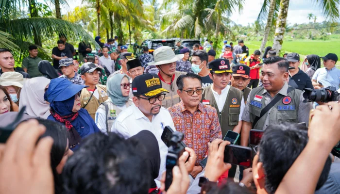 Kepala Staf Kepresidenan Tinjau Kerusakan Infrastruktur di Padang Pariaman, Pastikan Penanganan Terpadu Pascabencana