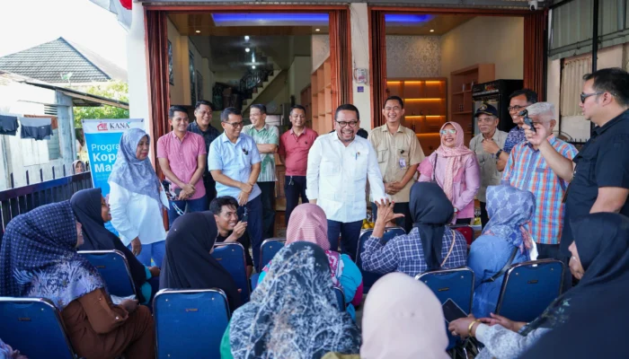 Kepala Staf Kepresidenan Tinjau Koperasi Merah Putih Padang, Dorong Kolaborasi Ekonomi Antarwilayah