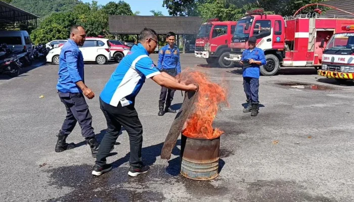 Damkar Bangka Libatkan Media dalam Edukasi Keselamatan Kebakaran dan Satwa Liar