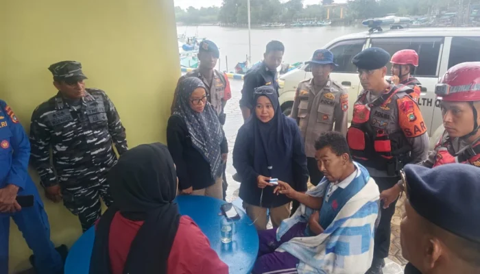 Nelayan Sungailiat Sakit Saat Melaut, Dievakuasi Polairud di Perairan Laut Matras