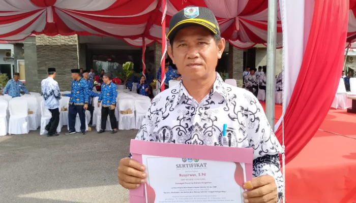 Nusyirwan, Guru Bangka Selatan 34 Tahun Mengabdi Raih Penghargaan HUT PGRI dan KORPRI